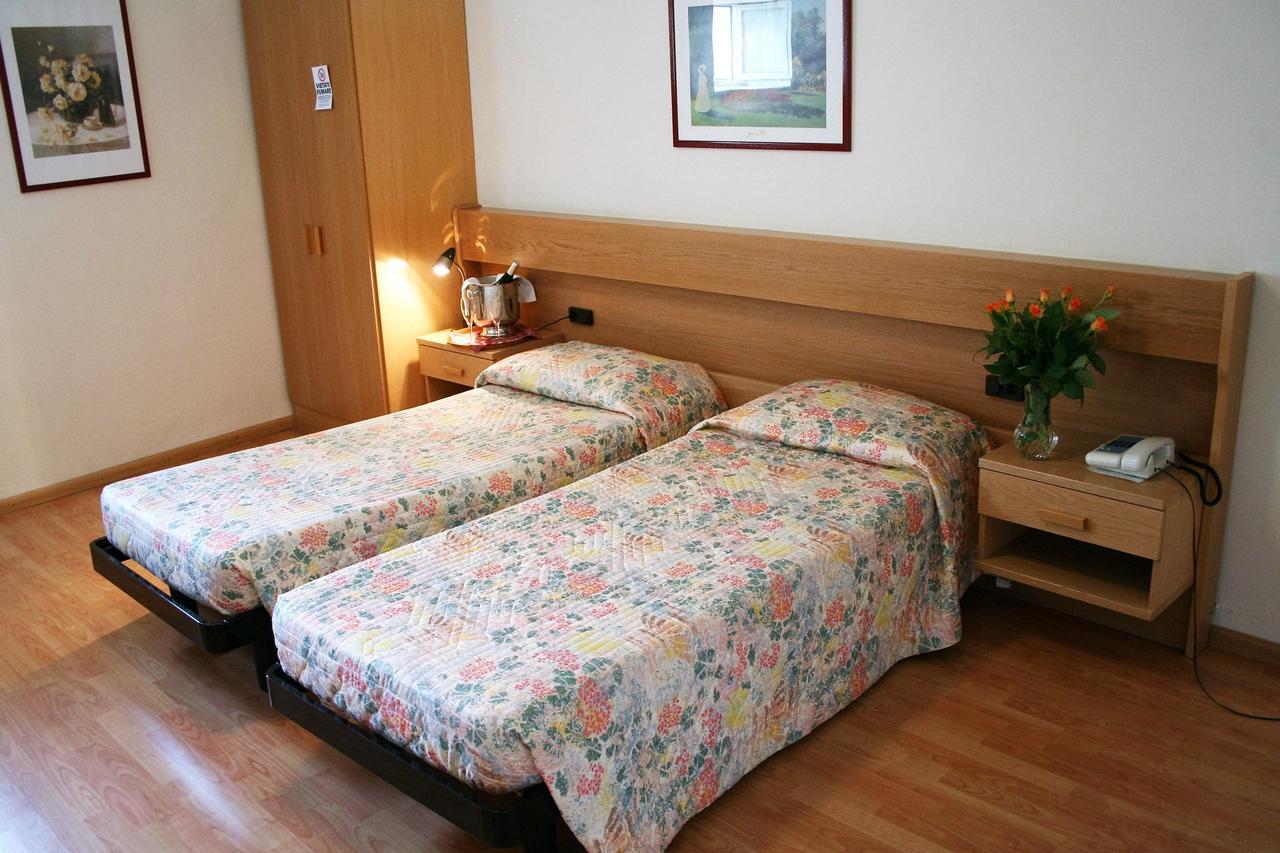 Hotel Centro 托雷佩利切 外观 照片