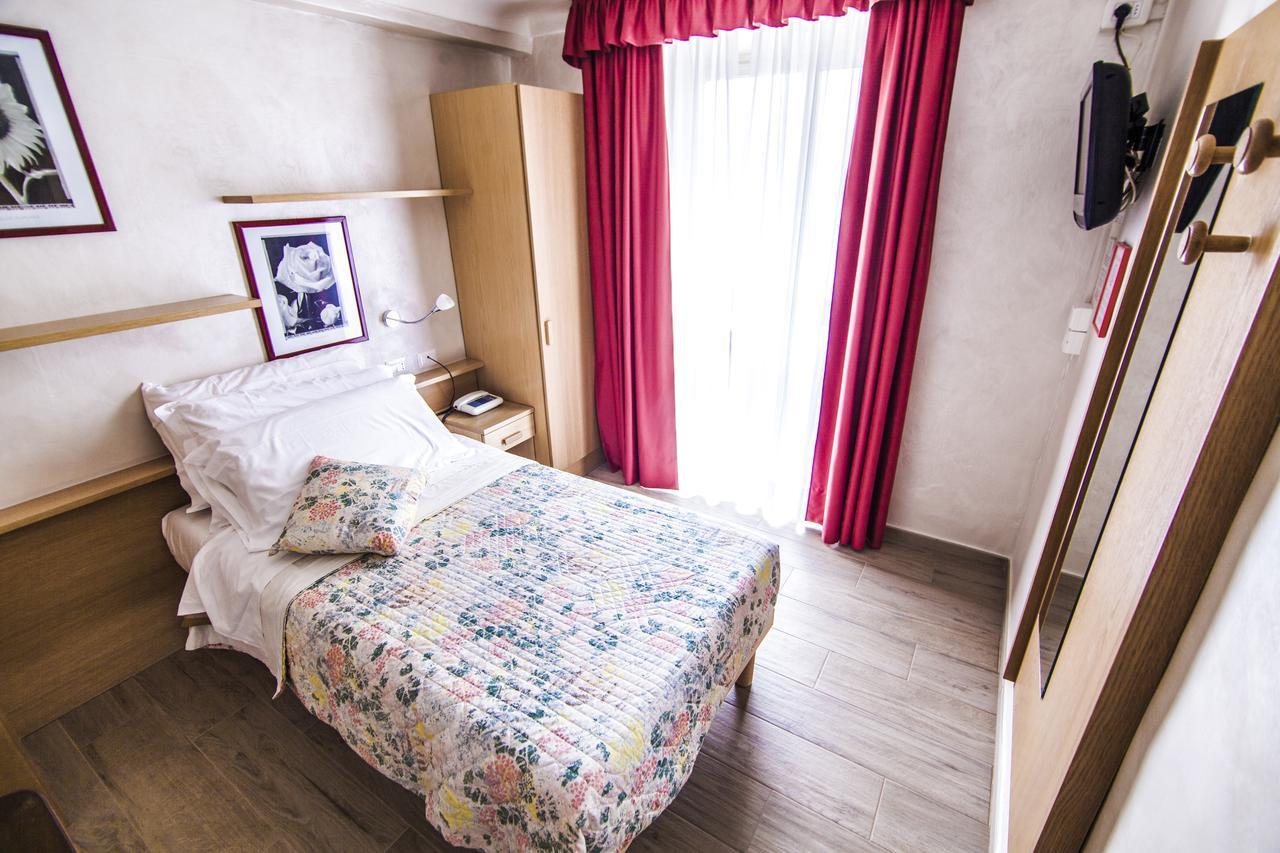 Hotel Centro 托雷佩利切 外观 照片